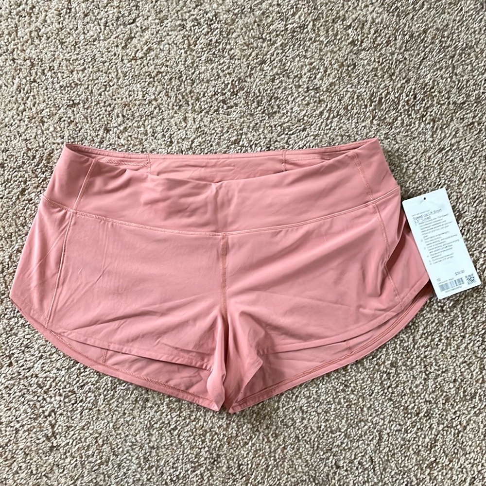 NWT Lululemon Speed Up shorts - Size 10